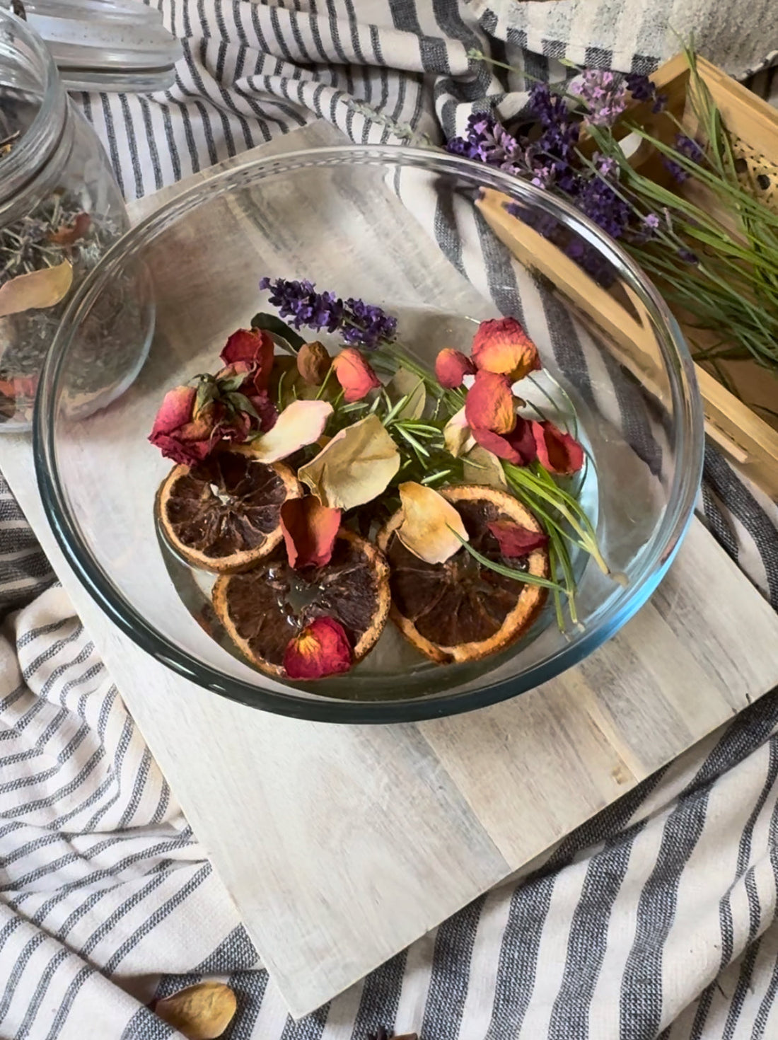 What Is A Simmer Pot & How Do You Make One?